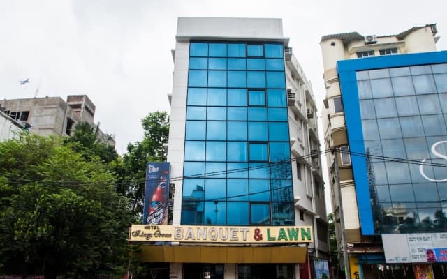 OYO 9182 Kings Crown Hotel