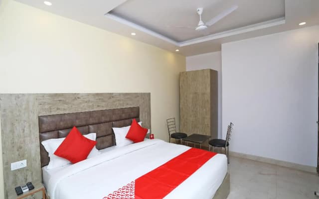 Hotel Shantinivas