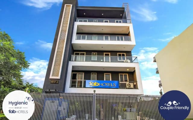 FabHotel Kiara
