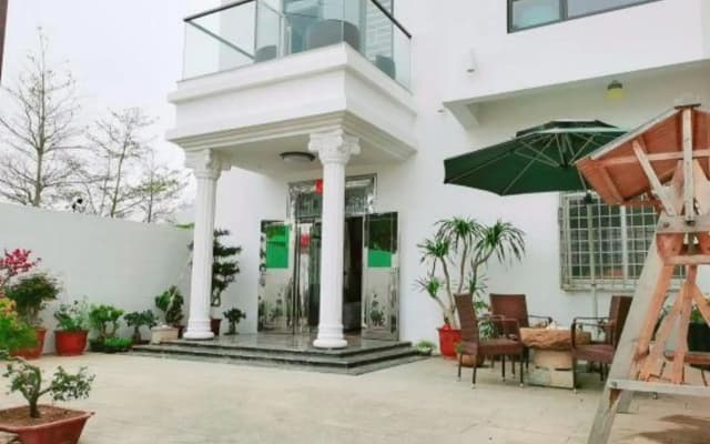 Longhai Yuelai Inn