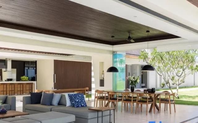 Fashionable Villa Malabar Beachfront 5 Bedrooms Plus 2 Kid's Bedrooms 10+6