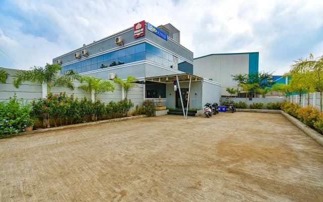 FabHotel Tiru Residency