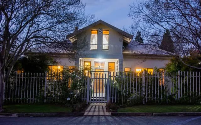 Mirabel Guesthouse