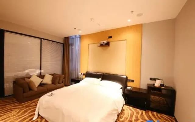 Milu Hotel (Urumqi High Speed Rail Station)
