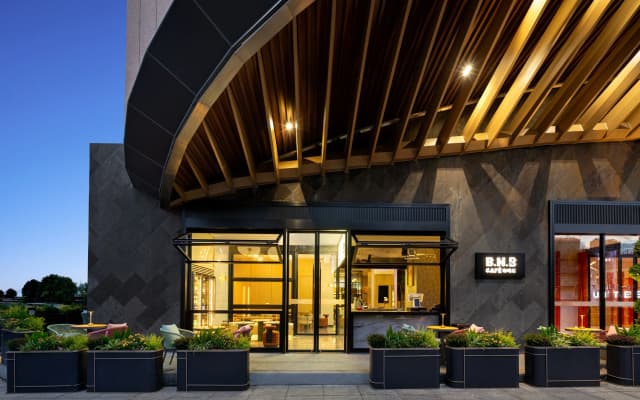 Atwell Suites Shanghai Wuning by IHG