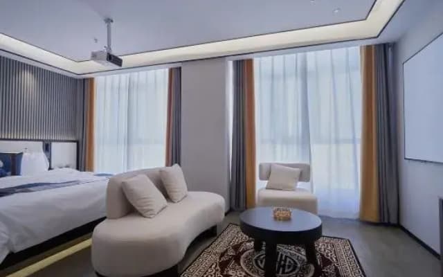Xizi Light Luxury Hotel (Urad Qianqi Government Store)