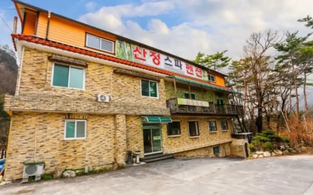 Pocheon Sanjeong Spa Pension