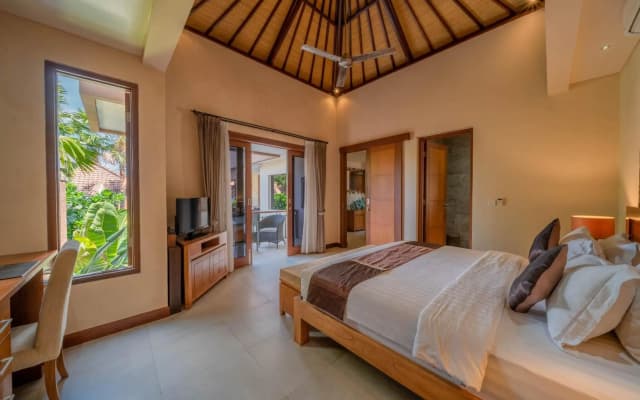 Villa Seacluded 1: 3BR Villa in Central Seminyak - Large Pool