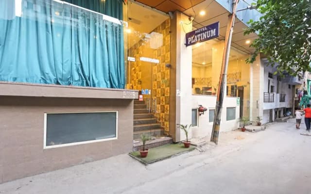 Hotel Platinum-Free Airport Pickup