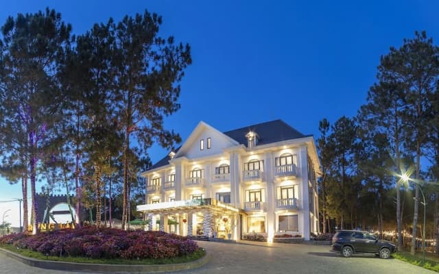 Kim Resort - Khu Nghĩ Dưỡng Rừng Lá Kim