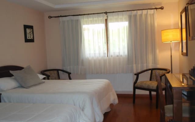 Howard Johnson by Wyndham Rinconada de Los Andes