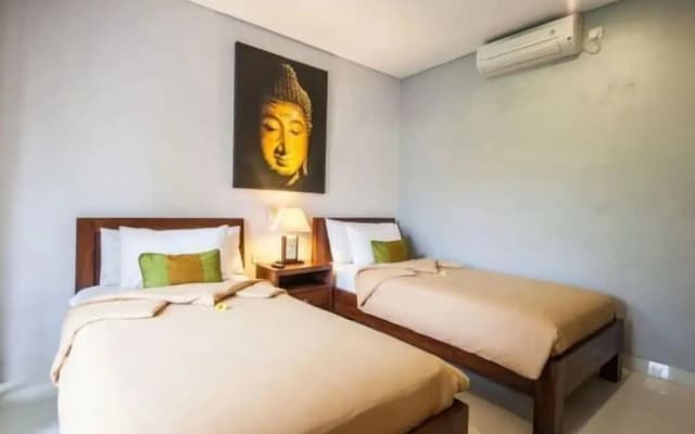 SMV - 3BedGRDN - V1 · 3BR Garden Villa Walk to Beach N Shops Legian