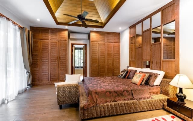 Champagne Pool Villa
