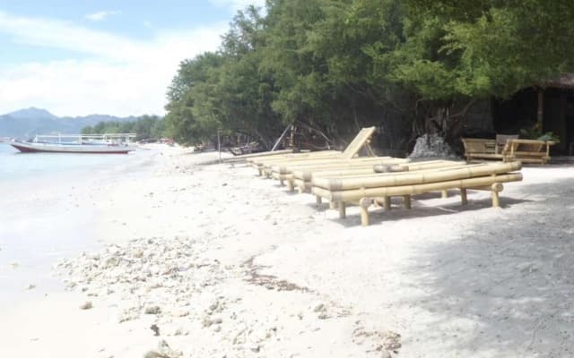 Coral Beach II Guest House