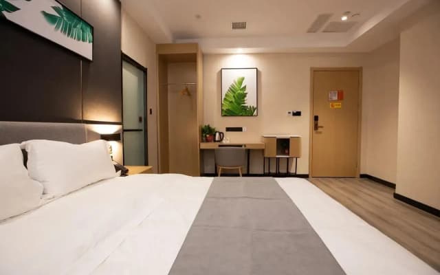 UP and IN Hotel Zhengzhou Erqi District Hanghai West Road Qiliyan Metro Station