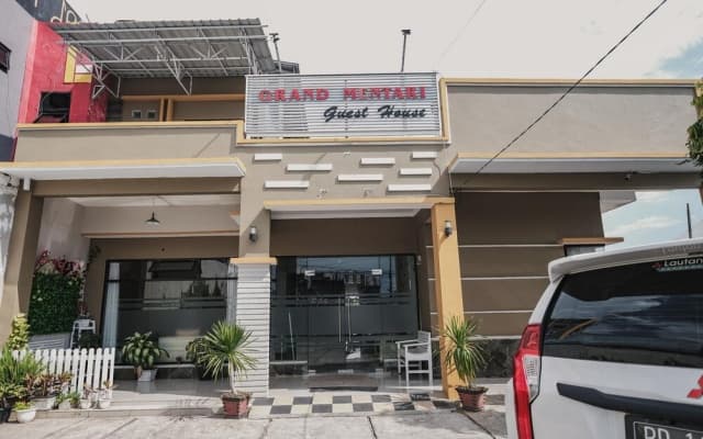Grand Mentari Guest House by RedDoorz
