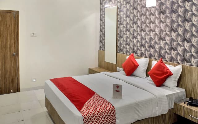 Collection O 11693 Hotel Sunshine
