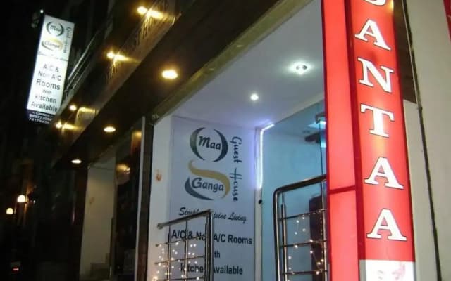 BlueStays Hostel