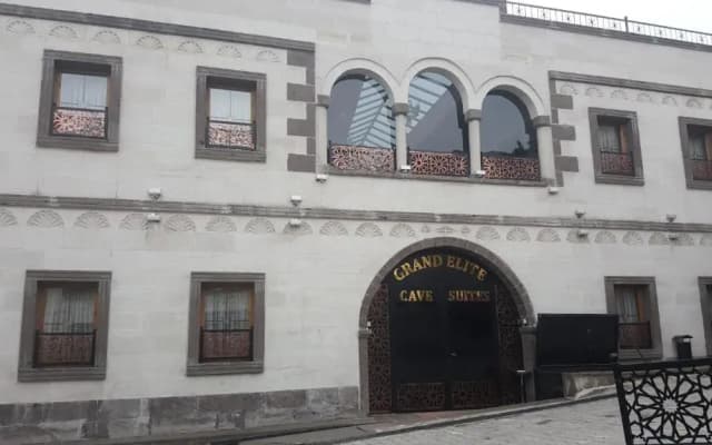 Grand Elite Cave Suites