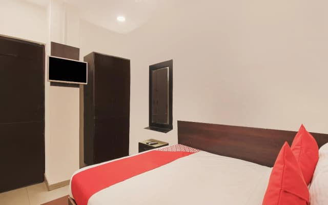 OYO 26883 Vasundhara Guest House