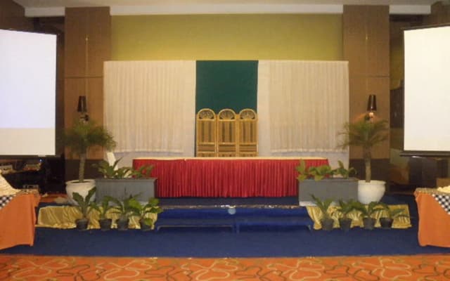 The Oxalis Regency Hotel Magelang