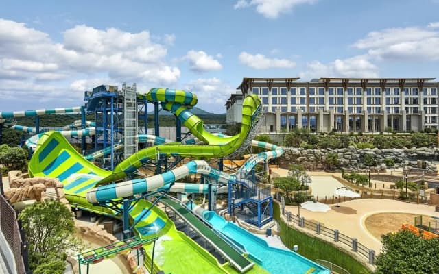 Landing Jeju Shinhwa World