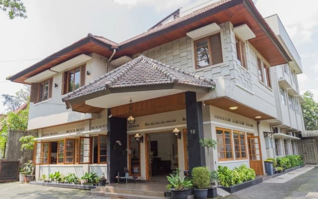 Hotel Wisma Dago by RedDoorz