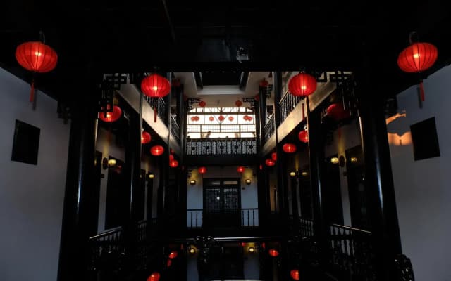 Phu House Hostel