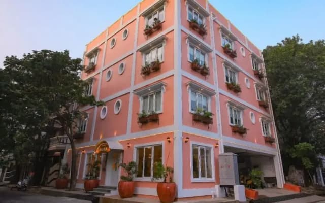 Hotel Aura by Woco Stays