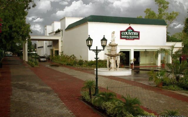 Country Inn & Suites By Carlson, Satbari, New Delhi