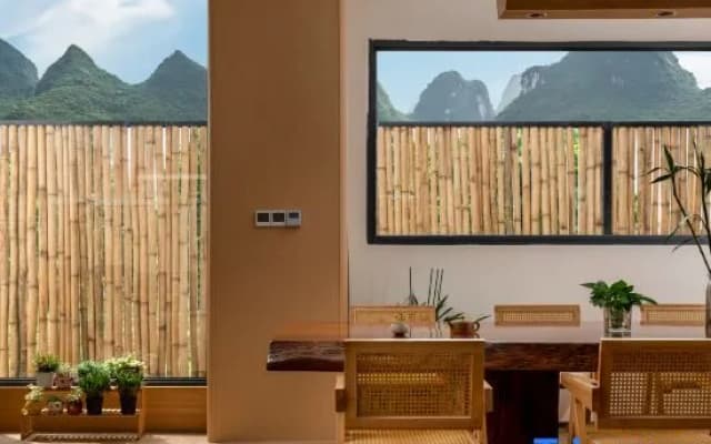 Shijian Homestay (Yangshuo Yulong River Qiangu Scene District Store)