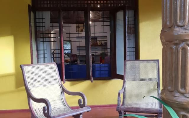 R&N Yellow House