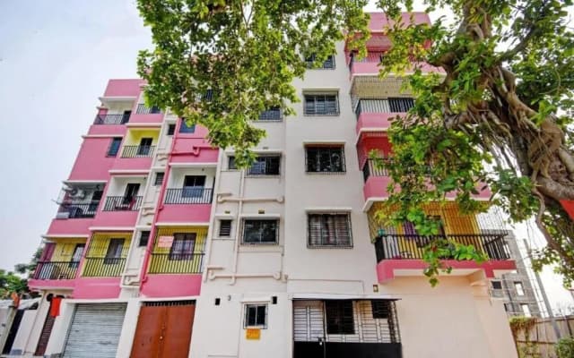 Goroomgo Relax Inn Newtown Kolkata