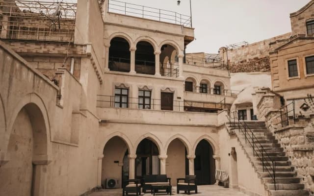 Medusa Cave Hotel