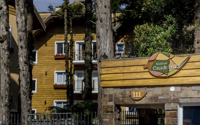 Casa de Pedra - 301D - Apto com piscina em Gramado