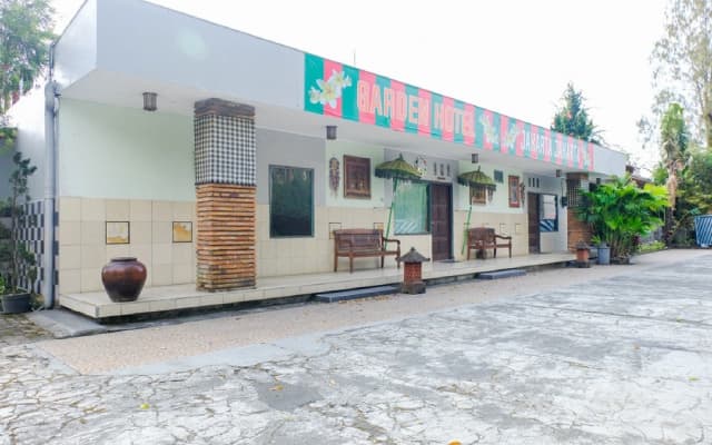 RedDoorz near STAB Syailendra Kopeng