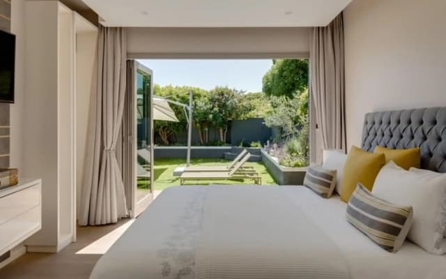 Element House - Contemporary and Upmarket Villa