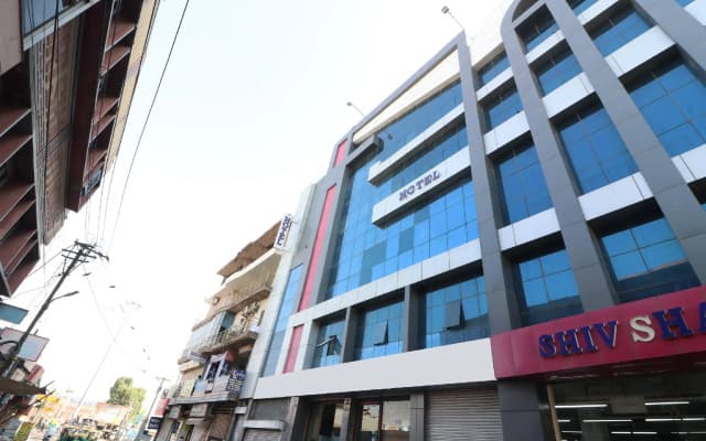 OYO 24178 Hotel Vrindavan Regency