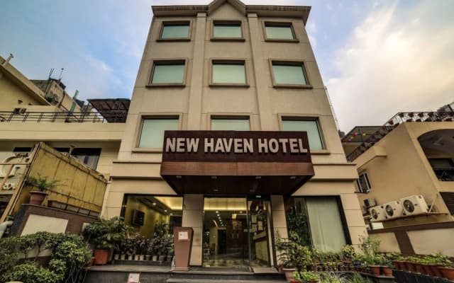 OYO Hotel: Capital O New Haven Hotel Near Lotus Temple