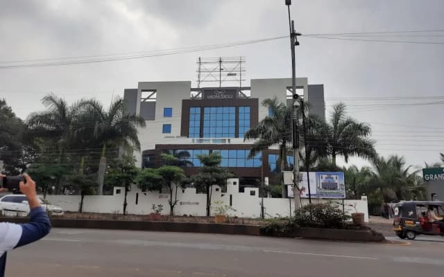 Grand Sarovar Portico