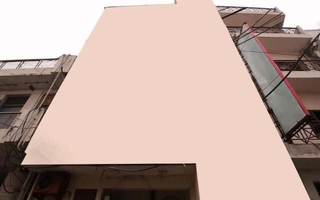 OYO 7619 Hotel VRS