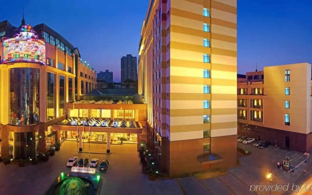 voco Wuhan Xinhua by IHG
