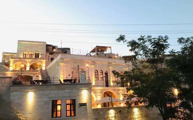 Capp Royal Cave Hotel