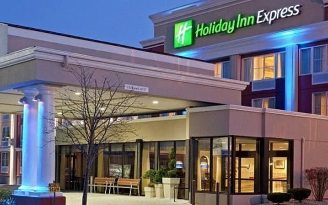 Holiday Inn Express Greater Noida Knowledge Park