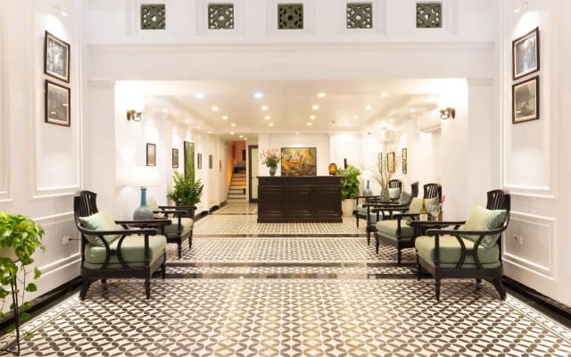 Paddy Hotel