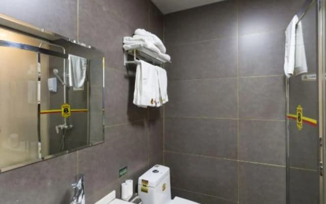 Super 8 Hotel (Lianyungang East Jiefang Road Wanda Branch)