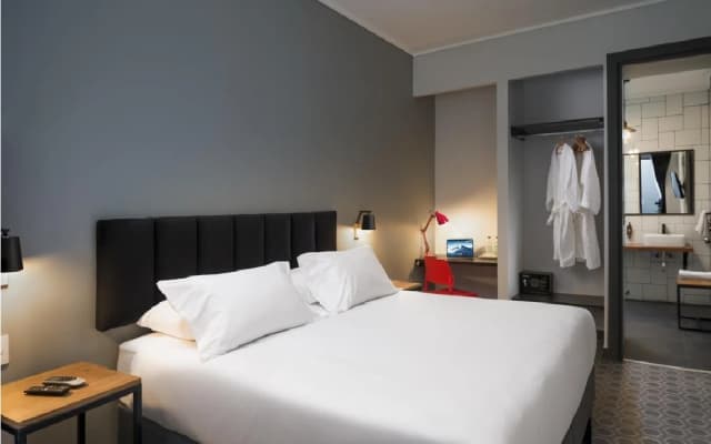 The Pop Hotels