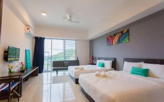 Aeropod [5B]/Near Airport / 2 Queen Bed/ Netflix/Free Parking