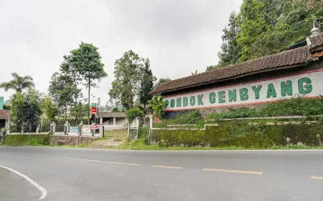 OYO 2157 Pondok Gembyang Air Panas Alam