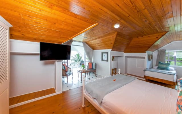 Palm Beach Hotel